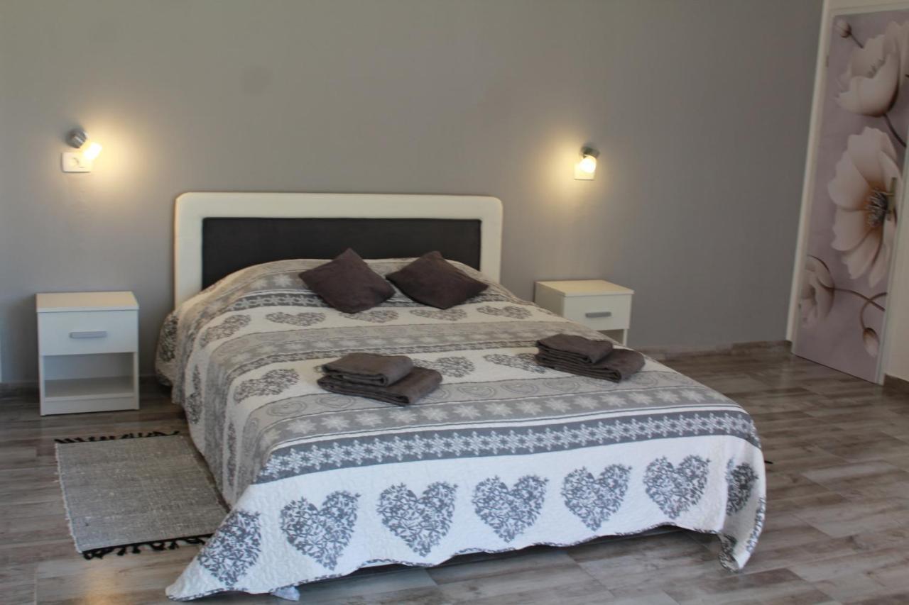 Apartment Nikolena Ровінсько-Село Екстер'єр фото