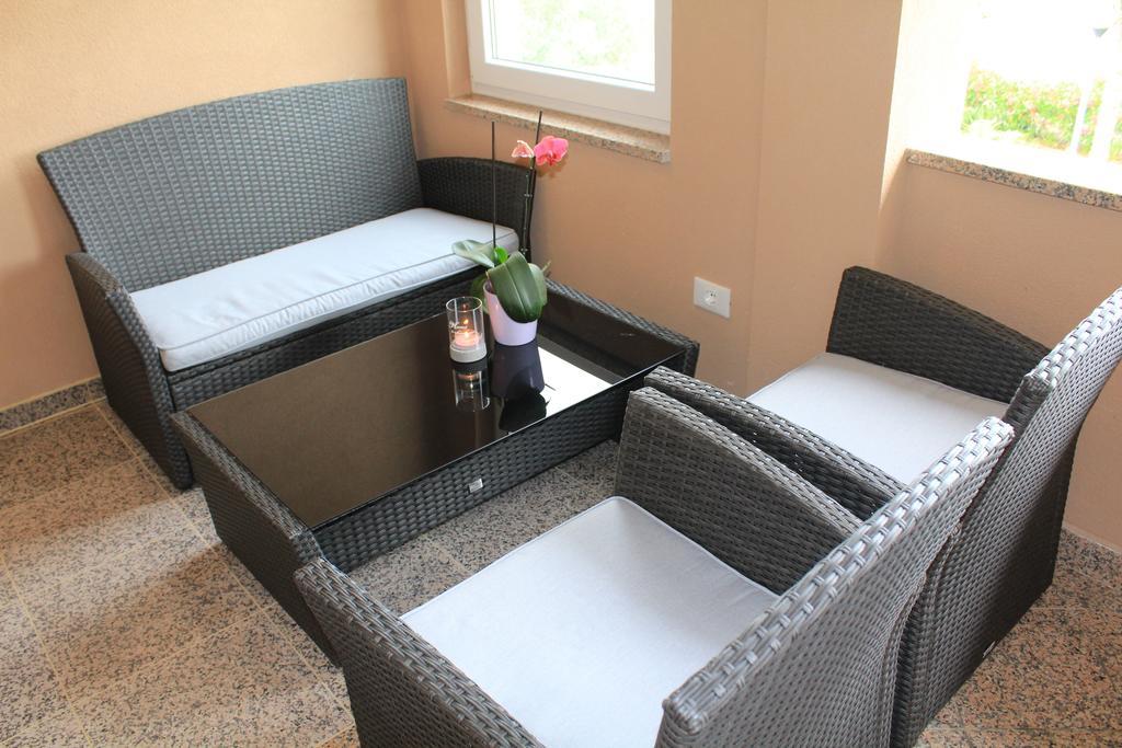 Apartment Nikolena Ровінсько-Село Екстер'єр фото